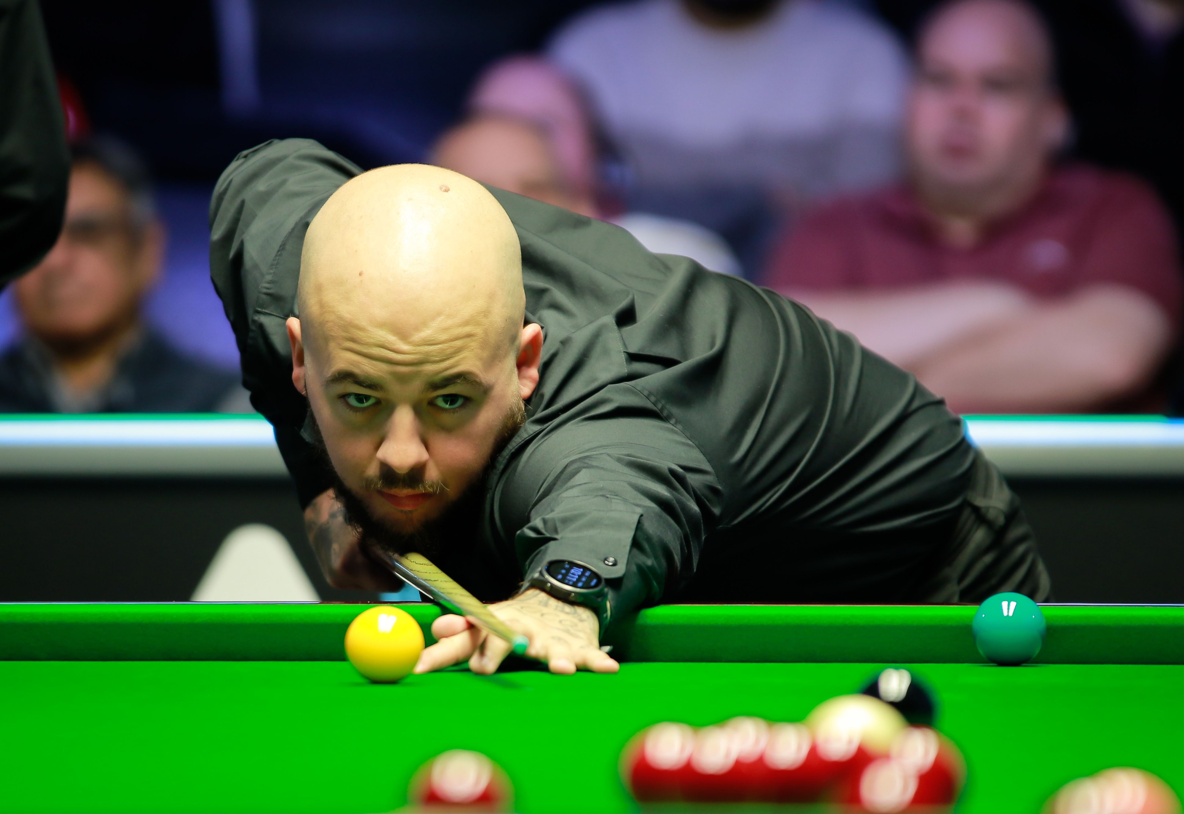 许多评论认 许多评论认