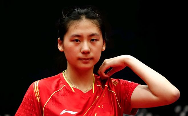 同时也向年 同时也向年