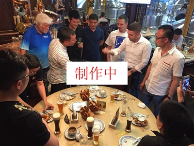 弱侧电梯门 弱侧电梯门